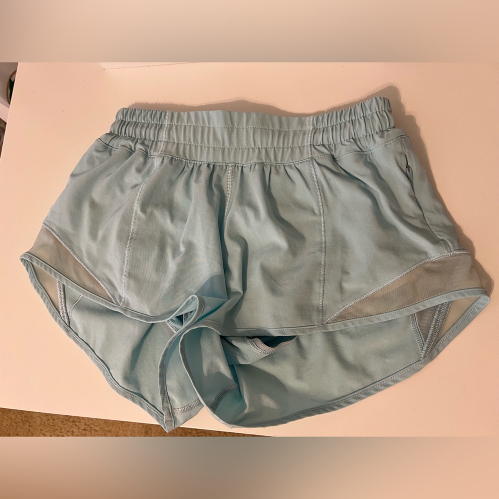Lululemon Hotty Hot Low Rise shorts. Size 4 2.5”